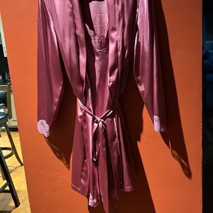 Delicates - Size Large Robe & Gown Lingerie